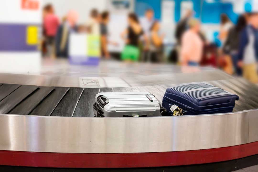 ¿Qué hacer si nos entregan con retraso o se pierde la maleta en el avión?