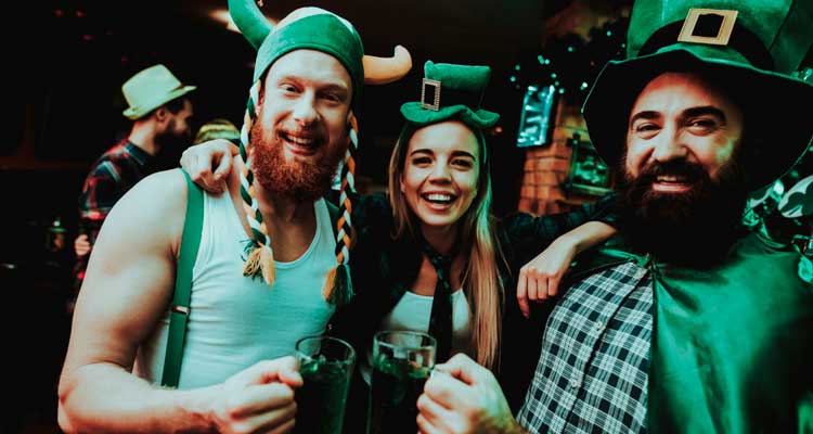 Noche cola fibra Irlanda, aún más verde durante Saint Patrick's Day