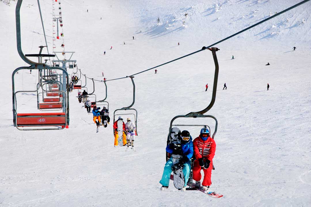 Los remontes de las estaciones están contemplados en las diferentes coberturas de los seguros de esqui
