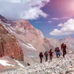 A la hora deportes de aventura como la escalada o el alpinismo es necesario cubrirse frente al rescate en montaña