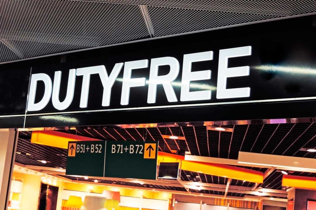 Las compras de las tiendas del aeropuerto Duty Free se pueden llevar en cabina aparte de la maleta de mano. Eso sí, respetando unas normas.
