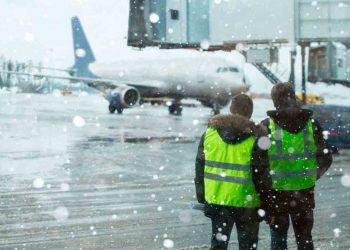¿Tu vuelo se ha cancelado por mal tiempo? Infórmate de tus derechos como pasajero para saber cómo reclamar y cómo recibir indemnización.