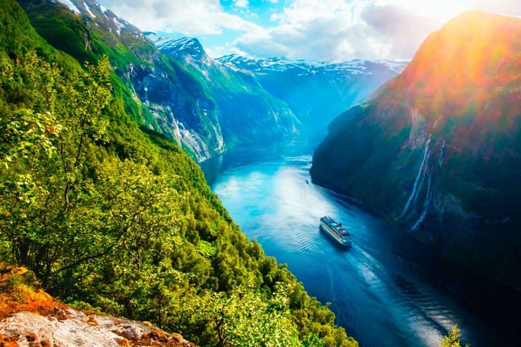Uno de los mejores cruceros que hacer en Noruega es el de los Fiordos, ideal para verano