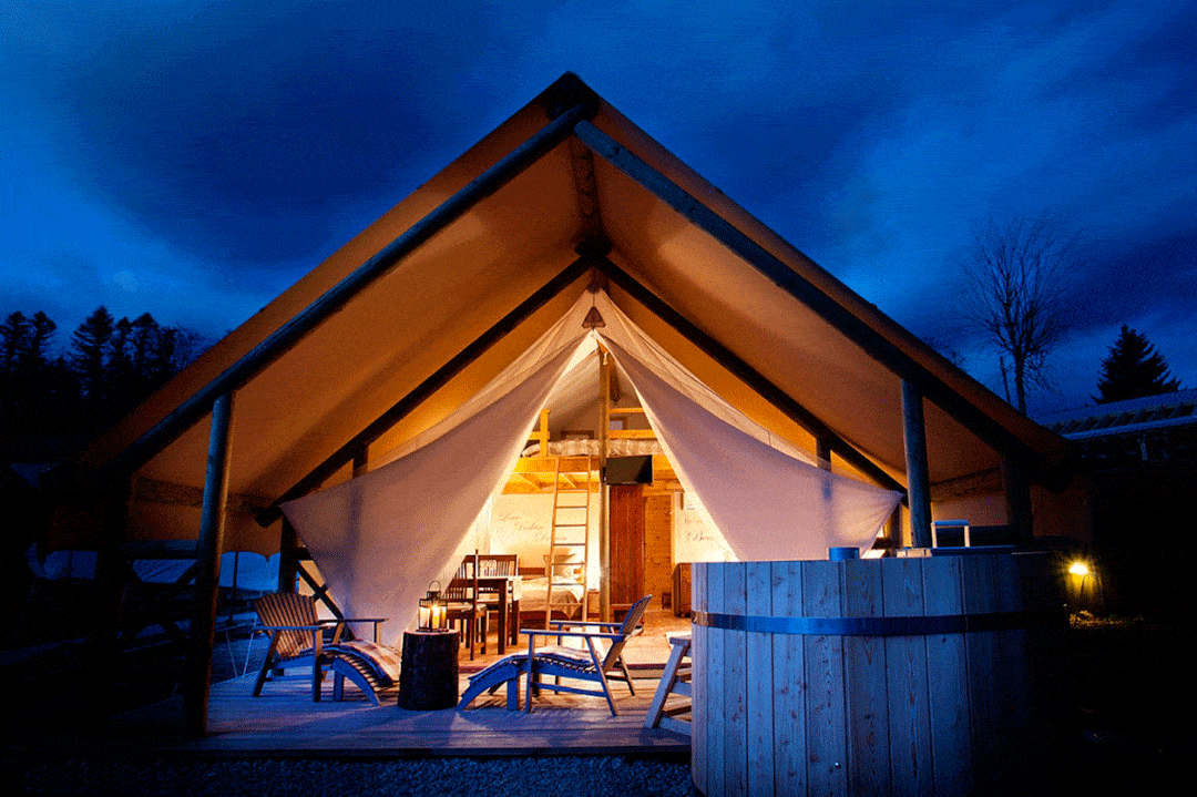 ‘Glamping’, arrivano i campeggi extra lusso