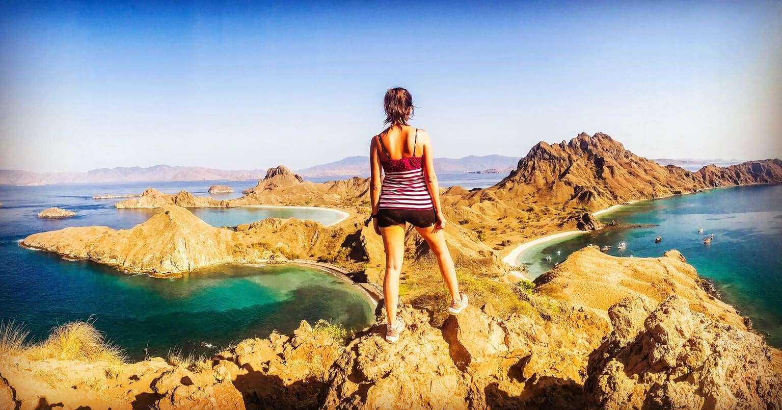 Entrevista con Zapas Viajeras: viajar con humor, mochilas llenas de anécdotas y la importancia de los seguros de viaje