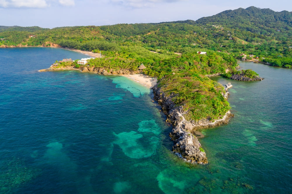 A la hora de viajar a Honduras, es importante tener en cuenta que las distancias, las condiciones de algunas carreteras y las características de cada región pueden influir bastante en la experiencia del viaje.