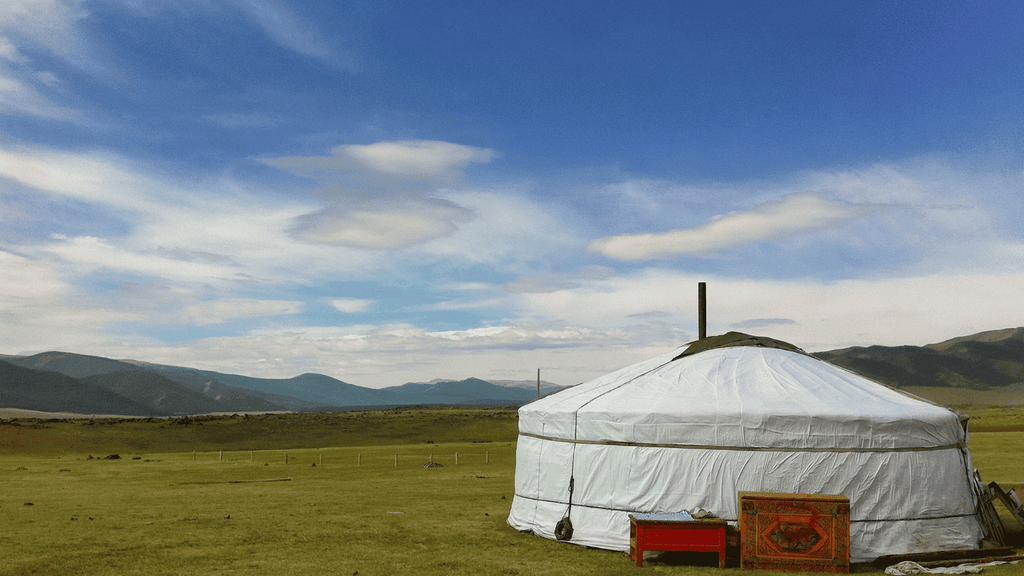 En Mongolia se dice ger, no yurta, que es la palabra rusa o turca. Usar ger es una forma sencilla de mostrar que te has informado un poco antes de llegar.